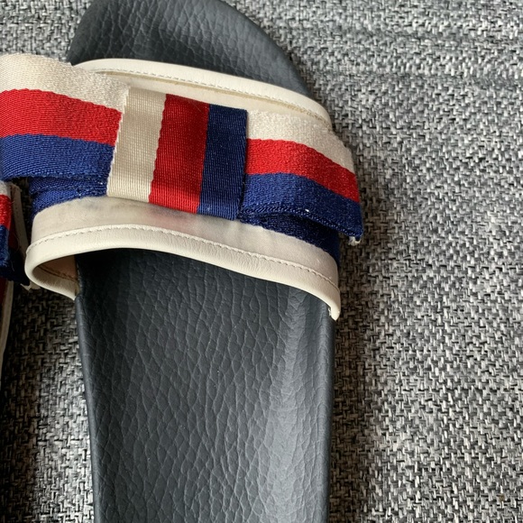 Gucci slides that have lots of life still. Needs a little cleaning. - Picture 2 of 7